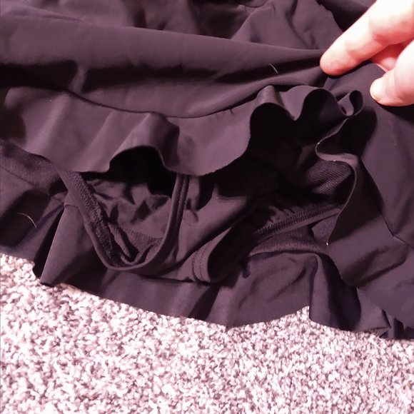 One-piece swimsuit NWT - Picture 2 of 4